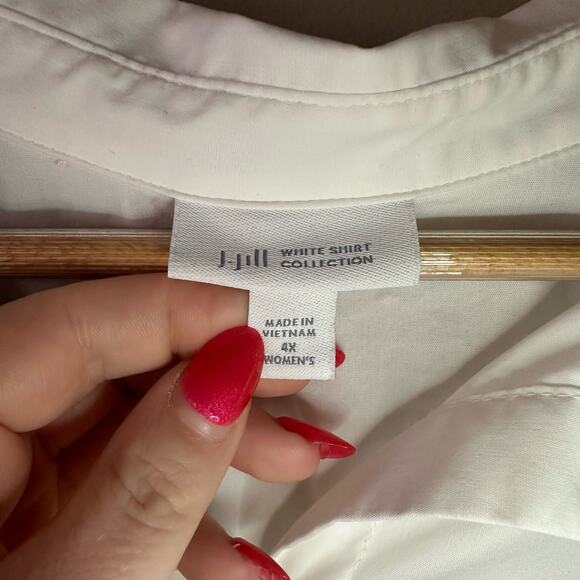 J. Jill White Button Down Tunic Top with Side Buttons and Pleats Size 4X - Picture 4 of 8